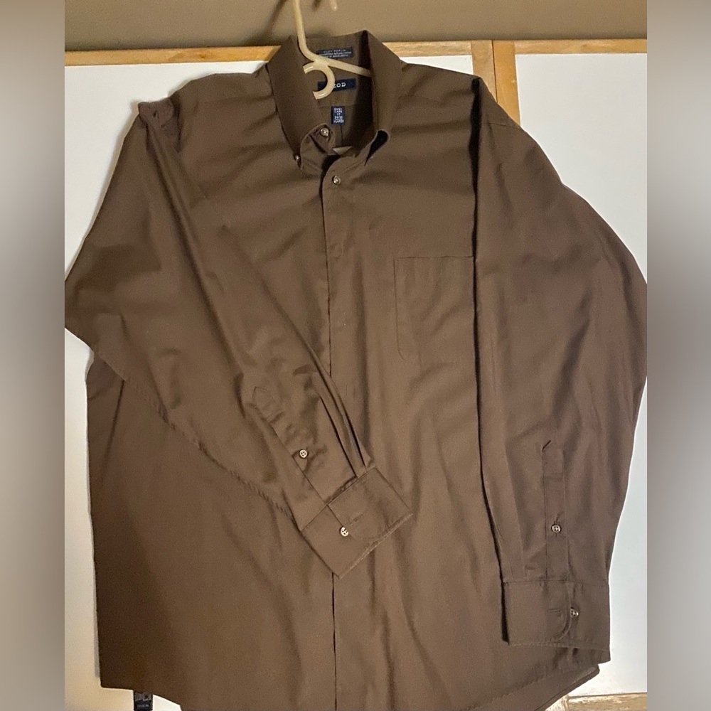 Men’s IZOD button up